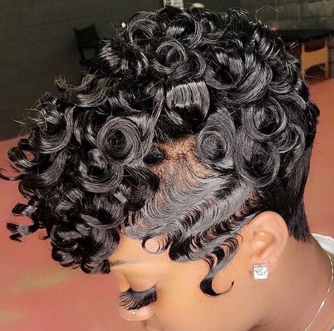 Short Sassy Hair, Pin Curls, Sassy Hair, Penteado Cabelo Curto, Short Natural Hair Styles, Short Hair Styles Pixie, Hair Weave, Women Hairstyles, Pixie Hairstyles