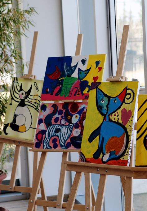 What to Do with Old Paintings. Don't throw the canvases away yet! #upcycle #recycle #arttips Lovely Paintings, معرض فني, الفن الرقمي, Edouard Manet, Art Promotion, Art Competitions, Creative Workshop, Art Courses, Local Art