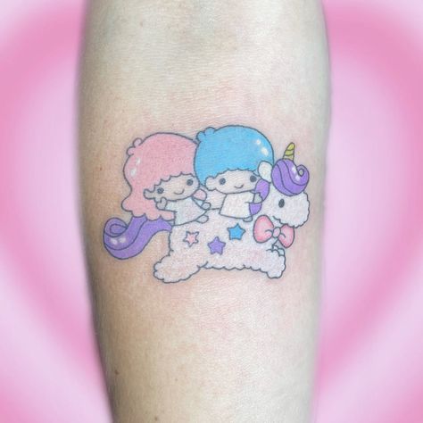 Twin Stars Tattoo, Little Twin Stars Tattoo, Kawaii Tattoos, Kitty Tattoo, Colorful Tattoos, Stars Tattoo, Pink Tattoo, Hello Kitty Tattoos, Cute Tats