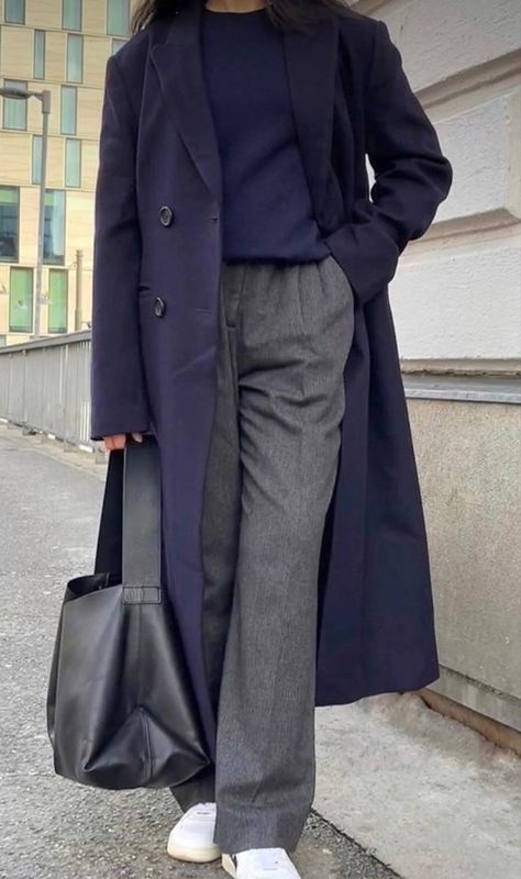 Trousers Jumper Outfit, Blue Sweater Grey Pants Outfit, Navy Minimalist Outfit, Gray And Navy Outfit, Grey Trousers Winter Outfit, Minimalist Fashion Fall 2023, Navy Jumper Outfit Women, Gray And Blue Outfits For Women, Navy Blue Autumn Outfit