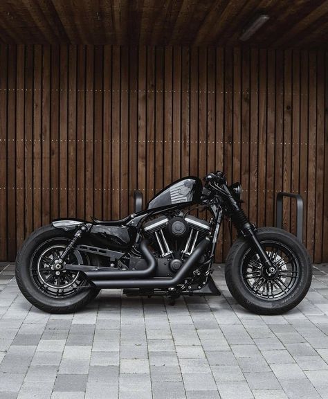 Harley Davidson Motorcycles Fatboy, Tourer Motorcycles, Custom Bikes Cafe Racers, Harley Davidson Pictures, Sportster Motorcycle, Harley Davidson Sportster 883, Custom Motorcycles Harley, Harley Davidson Iron 883, Custom Sportster