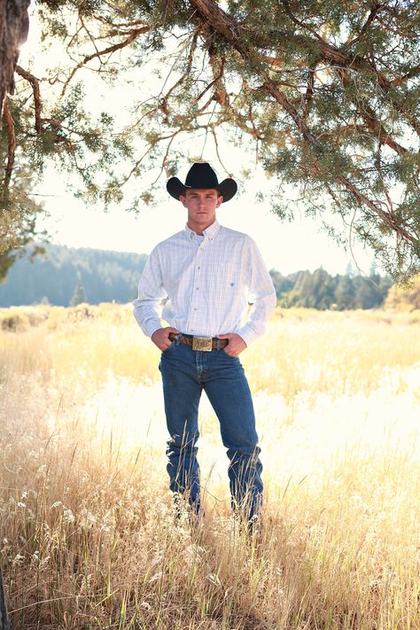 Class of 2012! Farm Senior Pictures, Cowboy Fit, Cowboy Photography, Senior Photos Boys, Western Photoshoot, Senior Boy Photography, Custom Belt Buckles, Senior Boy Poses, Male Senior Pictures