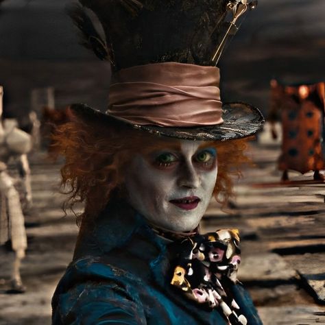 AliceInWonderland Mad Hatter Live Action, Mad Hatter Icon, Alice In Wonderland Johnny Depp, Mad Hatter Johnny Depp, Tarrant Hightopp, Johnny Depp Mad Hatter, Henry Selick, Comfort Movie, Fiesta Halloween