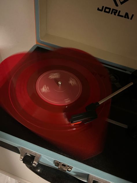 lana del rey record Lana Del Rey Record, Vinly Recorder, Lana Del Rey Vinyl Icon, Lana Del Rey Room Aesthetic Red, Lana Del Rey Room, Lana Vinyl, Lana Del Rey Heart Shaped Vinyl, Lana Del Rey Vynil Aesthetic, Lana Vinyl Aesthetic