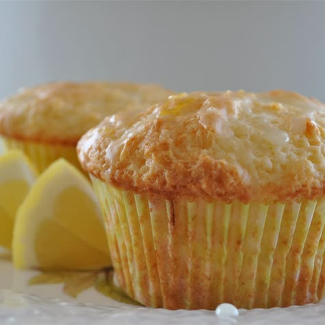 Lemon Yogurt Muffins Recipes Using Lemon Yogurt, Lemon Yogurt Muffins, Raspberry Lemon Muffins, Vegetarian Potluck, Baking With Yogurt, Yogurt Cupcakes, Muffins Coffee Cake, Lime Desserts, Yogurt Muffins