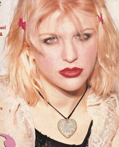 Courtney Love Courtney Love 90s, Drew Barrymore 90s, Courtney Love Hole, Kurt And Courtney, Grunge Band, Riot Grrrl, Courtney Love, I'm With The Band, Drew Barrymore