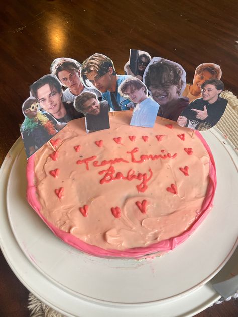 Tsitp Birthday Cake, Tsitp Cake Ideas, The Summer I Turned Pretty Birthday Cake, The Summer I Turned Pretty Birthday Party, Tsitp Cake, The Summer I Turned Pretty Birthday, Conrad Fisher Aesthetic Wallpaper, The Summer I Turned Pretty Belly Birthday, The Summer I Turned Pretty Party