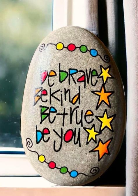 Painted Rock Ideas Inspirational, Rock Painting Ideas Positive Affirmations, Motivational Rocks Painting, Painted Rocks With Words, Funny Rock Painting Ideas Simple, Inspiration Rocks Painted, Encouraging Painted Rocks, Motivational Painted Rocks, Inspirational Rock Painting Ideas Easy