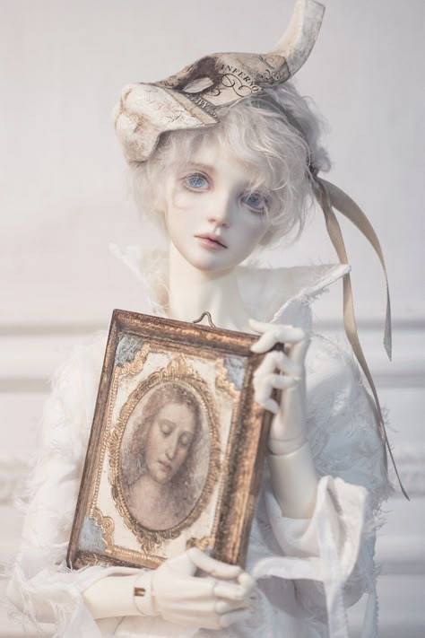 Porcelain Doll Aesthetic, Broken Doll, Doll Aesthetic, Fantasy Art Dolls, Realistic Dolls, Arte Inspo, Poses References, Porcelain Doll, Anime Dolls