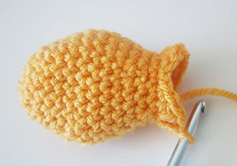 Twinkie Chan's Blog - Free Crochet Pattern: Goldfish Cracker Pin! - September 06, 2013 14:32 Crocheted Fish, Crochet Cat Toys, Crochet Fish, Pola Amigurumi, Crochet Food, Gold Fish, Fish Patterns, Ideas Crochet, Crochet Applique