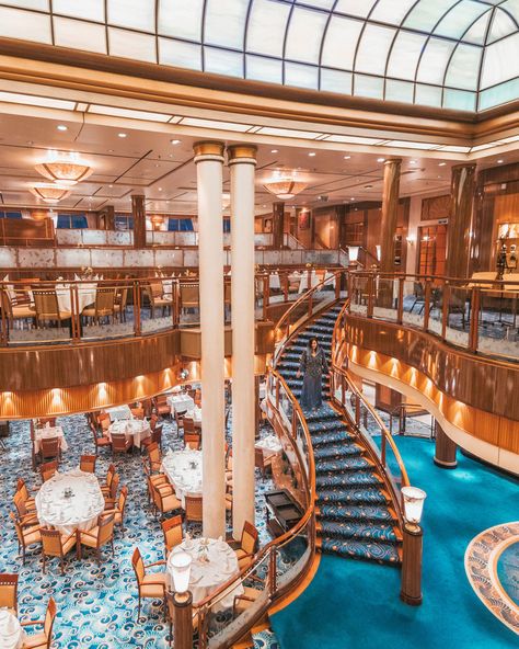 Britannia dining room // Transatlantic Cruising on the Cunard Queen Mary 2 #readysetjetset Queen Mary 2 Cruise, Cunard Queen Mary 2, Canyon Ranch Spa, Queen Mary Ship, Cruise Ships Interior, Cunard Cruise, Transatlantic Cruise, Austin Travel, Luxury Cruise Ship