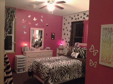 litte girl pink zebra room 2000s Zebra Print Room, Pink And Zebra Bedroom, Room Ideas Mcbling, Pink Zebra Aesthetic, Trashy Decor, Y2k Pink Room, Pink Zebra Bedrooms, Pink Zebra Rooms, 2010 Room