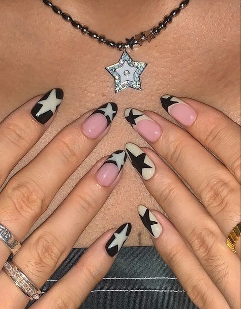 A few short or long imagines about tom kaulitz and bill kaulitz! #romance #Romance #amreading #books #wattpad Nail Inspiration Grunge, Retro Inspired Nails, Rockstar Gf Nails, Grunge Nail Ideas, Tom Kaulitz And Bill Kaulitz, Nails Hippie, Stargirl Nails, Nails Stars, Rock Star Nails