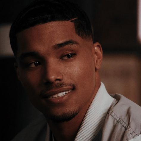 Mixed Celebrities, Fine Men Actors, Rome Flynn Raising Dion, Fine Actors Men, Hot Black Actors, Man Character Inspiration, Rome Flynn Wallpaper, Black Actors Male, Rome Flynn Aesthetic