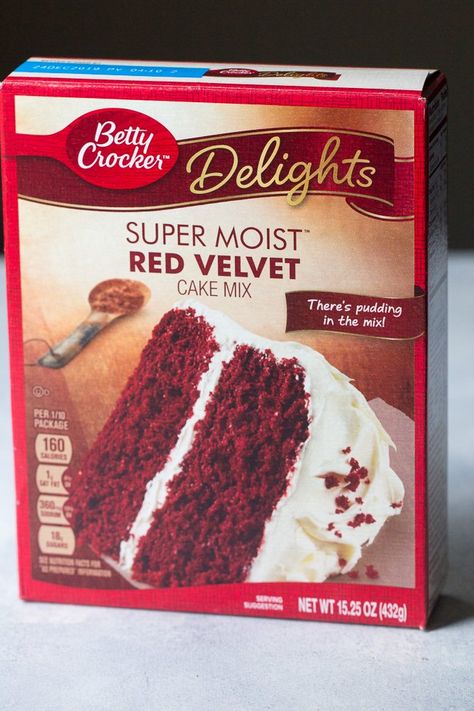 Red Velvet Sandwich Cookies with Cream Cheese Frosting Recipe Betty Crocker Red Velvet Cake, Super Moist Red Velvet Cake, Red Velvet Cake Frosting, Moist Red Velvet Cake, Red Velvet Sandwich Cookies, Cake Mix Cookie, Betty Crocker Cake Mix, Red Velvet Whoopie Pies, Red Velvet Oreo