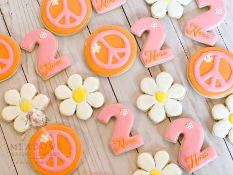 Groovy Flower Cookies, Groovy One Birthday Cookies, 2 Groovy Cookies, 70s Cookies Decorated, Two Groovy Cookies Decorated, 5 Is A Vibe Cookies, Peace Out Single Digits Cookies, Groovy Baby Shower Cookies, Five Is A Vibe Cookies