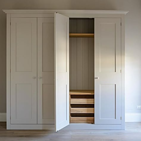 Cubords Ideas Bedroom, Master Wardrobe, Bedroom Built In Wardrobe, Bespoke Wardrobe, Wardrobe Door Designs, Wood Wardrobe, Wood Accessories, Bedroom Wardrobe, Studio Mcgee