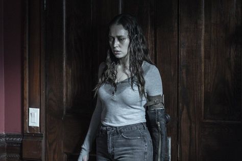 Alicia Clark, Alycia Jasmin, Military Gear Tactical, Fan Fiction Stories, Alycia Debnam, Alycia Debnam Carey, Fear The Walking Dead, Military Gear, Metropolis