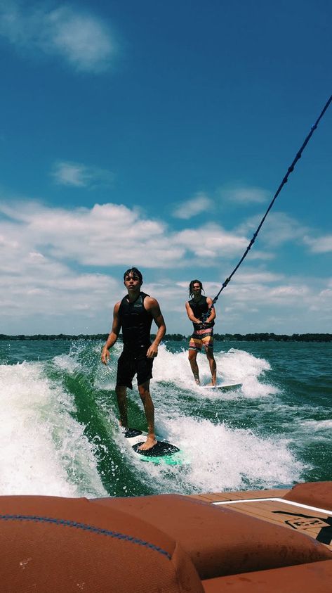 #vsco #summer #vscosummer #surfing #wakesurfing Wakesurfing Pictures, Surfing With Friends, Wake Surfing Aesthetic, Wakesurfing Aesthetic, Wake Surfing, Boat Days, Lake Vibes, Surfing Aesthetic, Vsco Summer