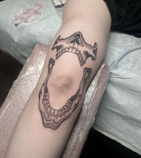 Jackson Henry (@jxksxn) • Instagram photos and videos Jaw Elbow Tattoo, Skull Jaw Tattoo, Jaw Bone Tattoo, Jawbone Tattoo, Skull Jaw, Jaw Tattoo, Elbow Tattoo, Funky Tattoos, Bone Tattoos