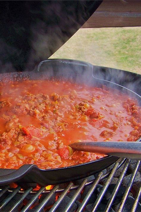 Tailgate Chili, Unique Chili Recipes, Spicy Chili Recipe, Delicious Chili Recipe, Habanero Chili, Butternut Squash Chili, Vegetarian Chili Recipe, Chili Cook Off, Chili Recipe Easy