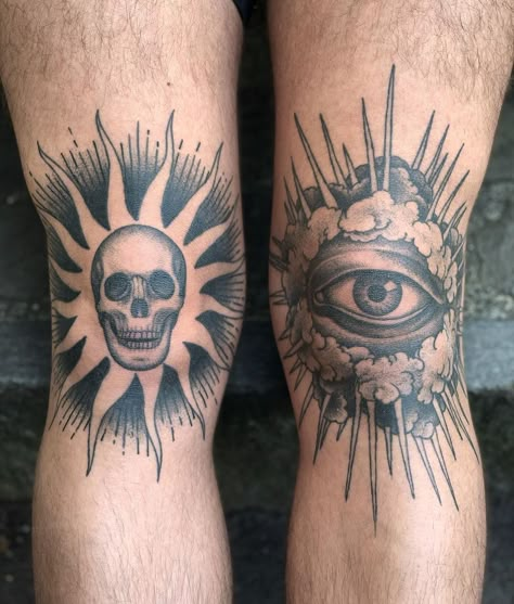 Traditional Kneecap Tattoo, Mens Traditional Tattoos Black, Edgy Knee Tattoos, Horror Knee Tattoo, Knee Tattoo Men Ideas, Knees Tattoo Ideas, Men’s Knee Tattoo, Back Knee Tattoo, Back Of The Knee Tattoo