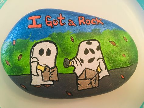 I Got A Rock Charlie Brown, Painting Ideas For Halloween, Fall Rocks, Halloween Rock Painting, Halloween Painted Rocks, I Got A Rock, Fall Rock, Peanuts Halloween, Halloween Rocks