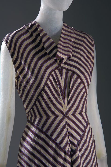 Exhibitions Shades Of Ivory, Kimono Style Jacket, Lindy Hop, Fashion Institute, 1930s Fashion, Clothing Details, Fashion Victim, Mode Vintage, Looks Style