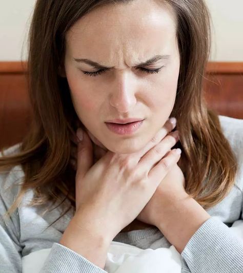 Getting Rid Of Mucus, Oils For Sore Throat, Throat Remedies, Throat Pain, Chest Congestion, Natural Cough Remedies, Cough Remedies, Toenail Fungus, Essential Oil Uses