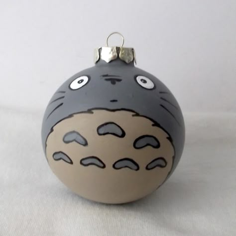 Painting Glass Ornaments, Totoro Crafts, Studio Ghibli Crafts, Nerdy Christmas, Geek Christmas, Anime Christmas, Painting Glass, Anime Crafts, Ideas For Painting