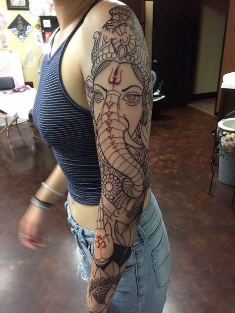 Elephant Tattoo Buddhist, Christus Tattoo, Ganesh Tattoo, Yoga Tattoos, Polynesian Tattoos, Buddha Tattoos, Ganesha Tattoo, Black Girls With Tattoos, Geometric Tattoos