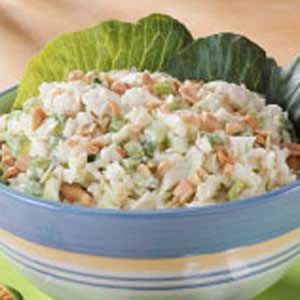 Crunchy Peanut Coleslaw Peanut Coleslaw Recipe, Peanut Coleslaw, Coleslaw Recipes, Low Carb Paleo Recipes, Creamed Cucumbers, Lo Carb Recipes, Vegetarian Cabbage, Low Carb Side Dishes, Sprout Recipes