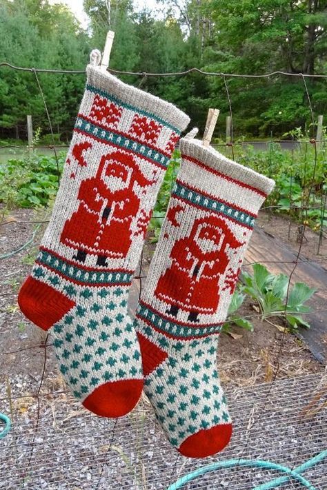 Traditional SANTA Christmas Stocking | Craftsy Free Christmas Knitting Patterns, Circular Knitting Patterns, Knitted Christmas Stocking Patterns, Christmas Stocking Patterns, Holiday Knitting, Christmas Knits, Stocking Patterns, Christmas Stocking Ideas, Christmas Stocking Kits