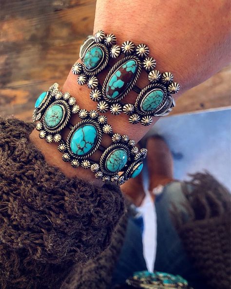 Happy Turquoise Tuesday!✨ Lover of a Turquoise with a fabulous intricate matrix. Brings character and makes each piece unique in its own.… Groovy Jewelry, Turquoise Jewelry Outfit, Turquoise Tuesday, Pure Gold Jewellery, Cowgirl Fashion, Jewelry Stones, Wholesale Silver Jewelry, Wristwatch Fashion, Boho Chic Jewelry