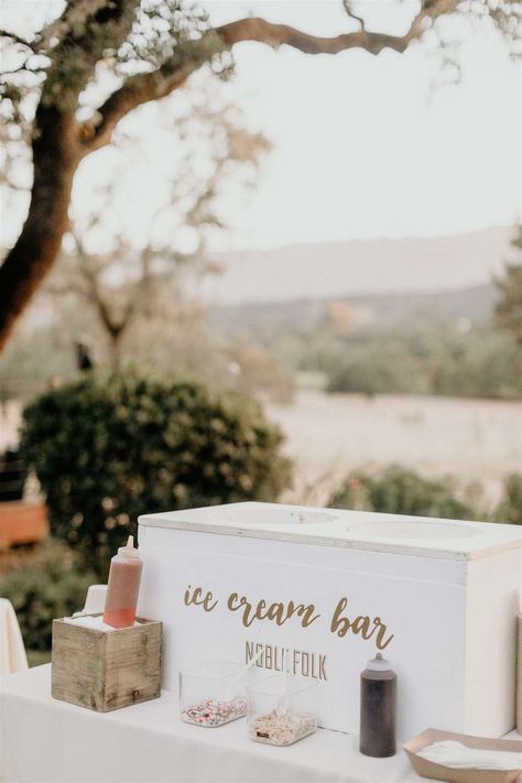 15 Ways to Serve Ice Cream at Your Wedding Ice Cream Bar Wedding Reception, Wedding Ice Cream Bar, Ice Cream Wedding, Vanilla Ice Cream Sandwich, Bar Wedding Reception, Boozy Milkshake, Ice Cream Sundae Bar, Sundae Bar, Pizza And Beer