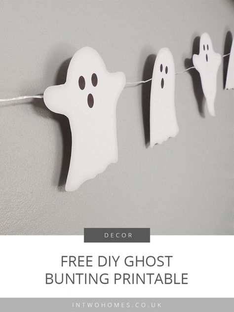 DIY Ghost Bunting - Halloween Decor Printable / Download this free ghost bunting printable for a cost-effective way to decorate this halloween. We love DIY Halloween decorations! Ghost Bunting, Porta Halloween, Printable Halloween Decorations, Diy Halloween Dekoration, Diy Ghost, Dekorasi Halloween, Bunting Diy, Halloween Decorations For Kids, Halloween Bunting