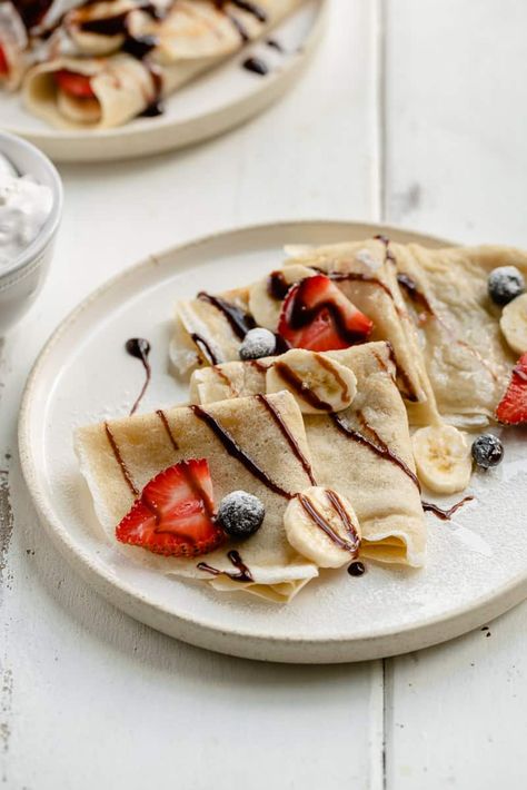 Vegan Crepes, Easy Crepe Recipe, Vegan Whipped Cream, Sweet Crepes, French Crepes, Savory Crepes, Recipe Vegetarian, Chocolate Hazelnut Spread, Homemade Pancakes