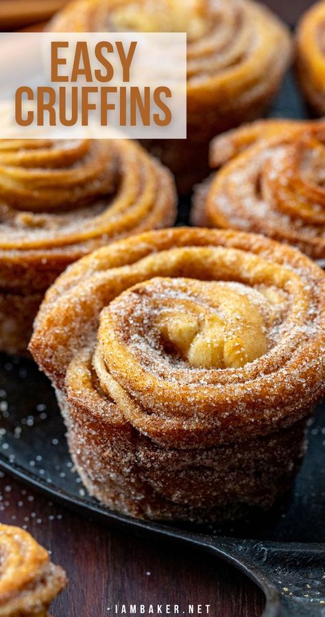 A serving plate filled with cruffins on a dark surface. Cruffin Recipe, Crescent Roll Breakfast Recipes, Crescent Recipes, Breakfast Sweets, Breakfast Pastries, Oreo Dessert, Bread Recipes Sweet, Breakfast Brunch Recipes, Breakfast Breads