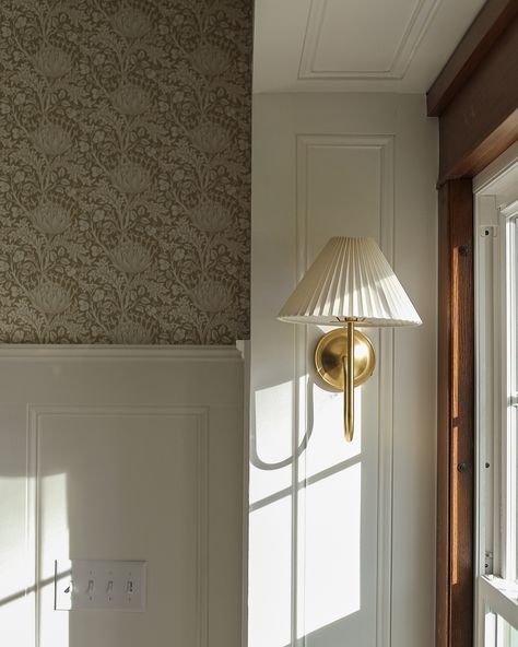 There’s nothing quite like fall in this dining room. It’s like it was MADE for this season; the colors, the warmth, the textures, oh my! It’s almost been a year since we added this recessed paneling and wallpaper to this space and yet, I could not love it more! I still would love to add some crown molding in here eventually and did I mention we need to do another coat of paint on the paneling! EEEKKK! I swear there is always that 10% from every project that we just never get to! Tell me y... Colonial Wainscoting Ideas, Colonial Wainscoting, Raised Panel Walls Wainscoting, Beaded Recessed Panel Wainscoting, Wayne’s Coating Wood, Colonial Wallpaper Early American, Crown Molding, Wainscoting, Molding