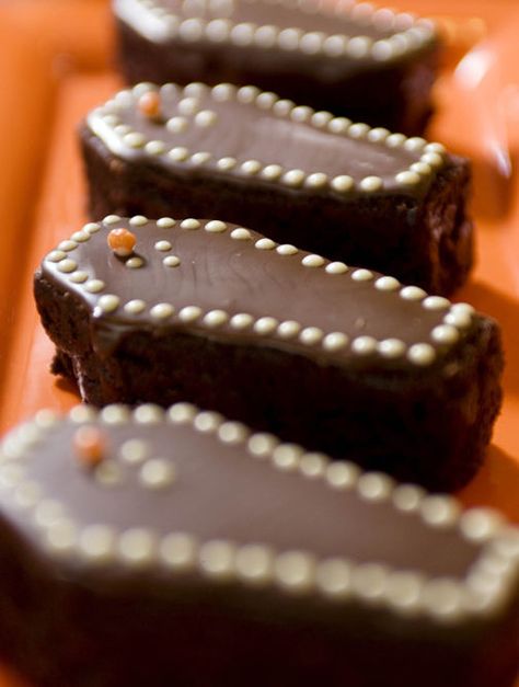 Halloween Pastry, Snack Halloween, Halloween Brownies, Easy Halloween Snacks, Pumpkin Brownies, Cupcake Photos, Cupcake Pictures, Halloween Idea, Spooky Stuff