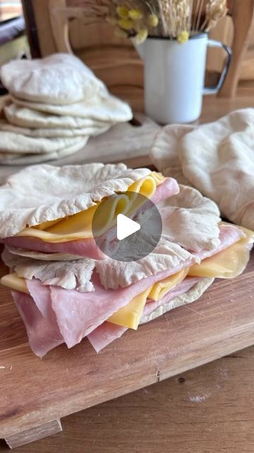 Natalia Penchas on Instagram Pan Pita, Flatbread, Pita, Scones, Bread Recipes, Jam, Food And Drink, Rolls, Cooking Recipes