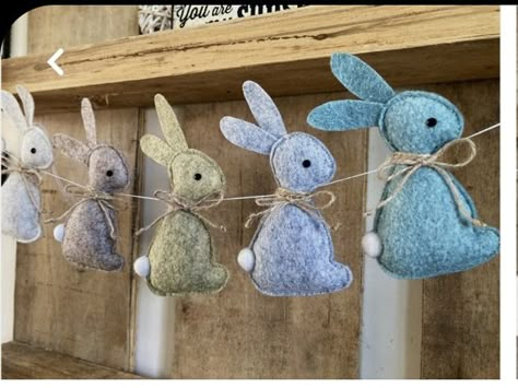 Bunny Decor Diy, Easter Felt Decorations, Felt Rabbits, Easter Garland Diy, Easter Garlands, Felt Easter Bunny, Felt Bunnies, Easter Bunny Garland, Felt Easter Crafts