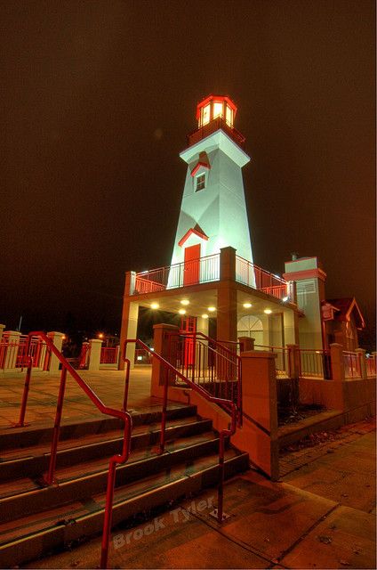 Port Credit, Lighthouse Lighting, Mississauga Ontario, Lighthouse Photos, Lighthouse Pictures, Heavy Blanket, Light The Way, Office Window, Beautiful Lighthouse