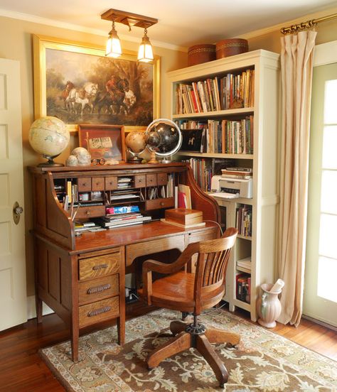 Desk Vintage Aesthetic, Old Study Room, Vintage Desk Ideas, Study Desk Design, 70s Home Office, Vintage Study Room, Night Sky Canvas Painting, Vintage Inspired Office, Home Study Design