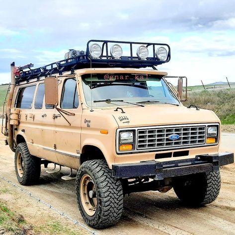 Vanlife Ideas, Road Aesthetic, Offroad Cars, Mini Trucks 4x4, Campervan Ideas, Tactical Truck, Adventure Van, Suv Camping, Overland Truck