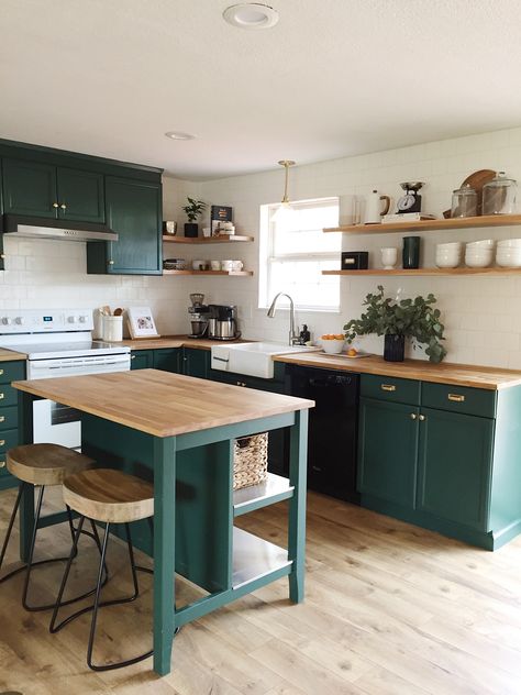 Before & After / Corvallis Modern Eclectic — Light & Dwell Kabinet Dapur, Green Cabinets, Grey Kitchens, Modern Farmhouse Kitchens, Apartment Kitchen, Trendy Kitchen, Painting Kitchen Cabinets, Favorite Kitchen, Green Kitchen