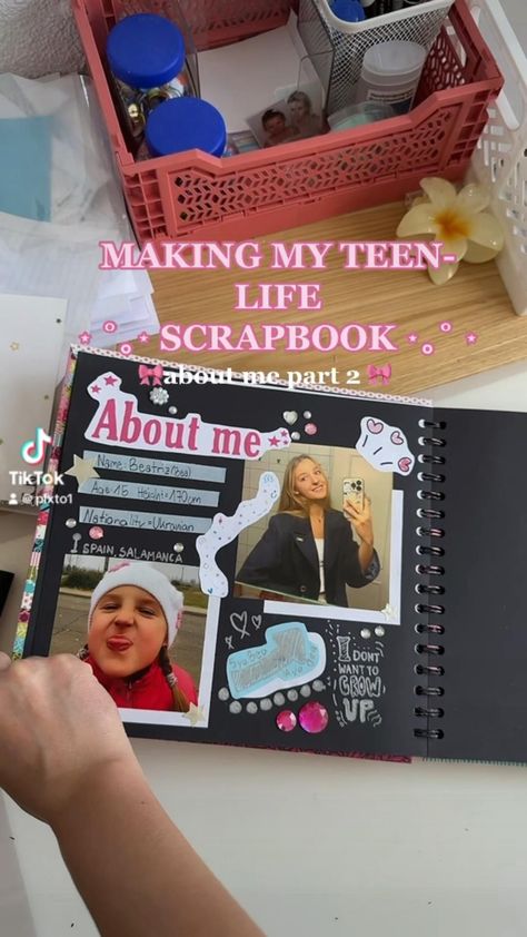 Scrapbook About Me, Teen Life Scrapbook, Senior Scrapbook Ideas, School Memories Scrapbook, Senior Year Scrapbook, Scrapbooking Aesthetic, Aesthetic Scrapbooking, Diy Tiktok, Scrapbooking Storage