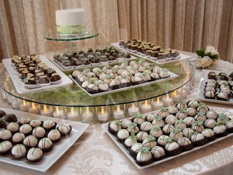 I love the presentation of these cake balls Green And Brown Wedding, Brown Wedding Cake, Wedding Cake Balls, Brown Wedding Cakes, Wedding Cake Tutorial, Ball Display, Cake Ball, Dessert Station, Order Cake