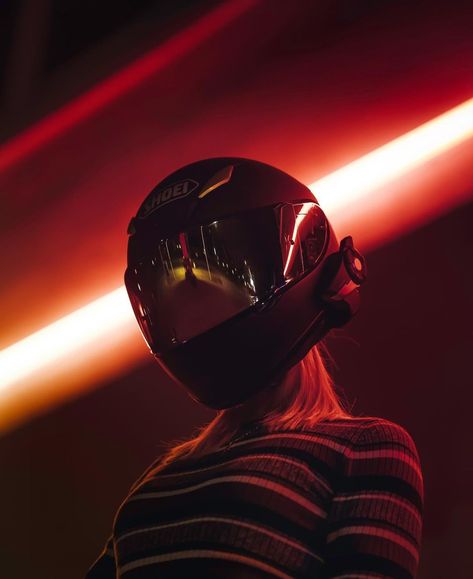 Aesthetic Helmet, Biker Pfp, Helmet Photoshoot, Motorcycle Photoshoot Women, Night Time Motorcycle Photoshoot, Motorcycle Helmet Photography, Steam Avatar, Sunset Motorcycle Photography, Motorcycle Helmet Selfie