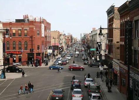 Hot Dog Restaurants, Chicago Living, Lincoln Park Chicago, Chicago Aesthetic, Moving To Chicago, Chicago Street, Chicago Family, Navy Pier, Chicago River